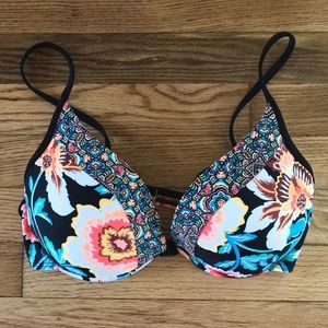 Never worn, Body Glove underwire bikini top